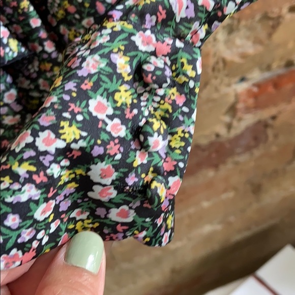 Urban Outfitter’s Floral ruffle top - Picture 5 of 5